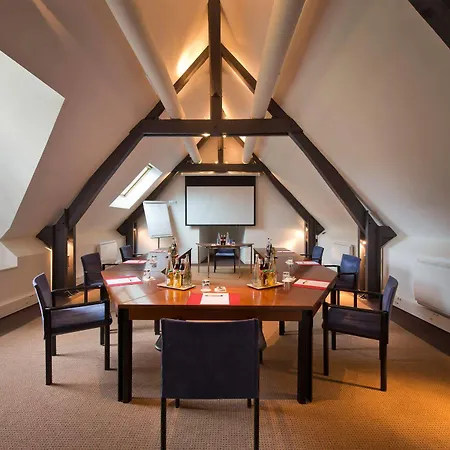 Domaine Du Manet Saint-quentin-en-yvelines Отель